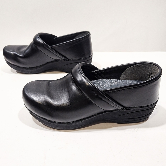 Dansko XP 2.0 Professional Clogs Black Leather Women's 37 EU 6½-7 US Slip Resist - Picture 4 of 10